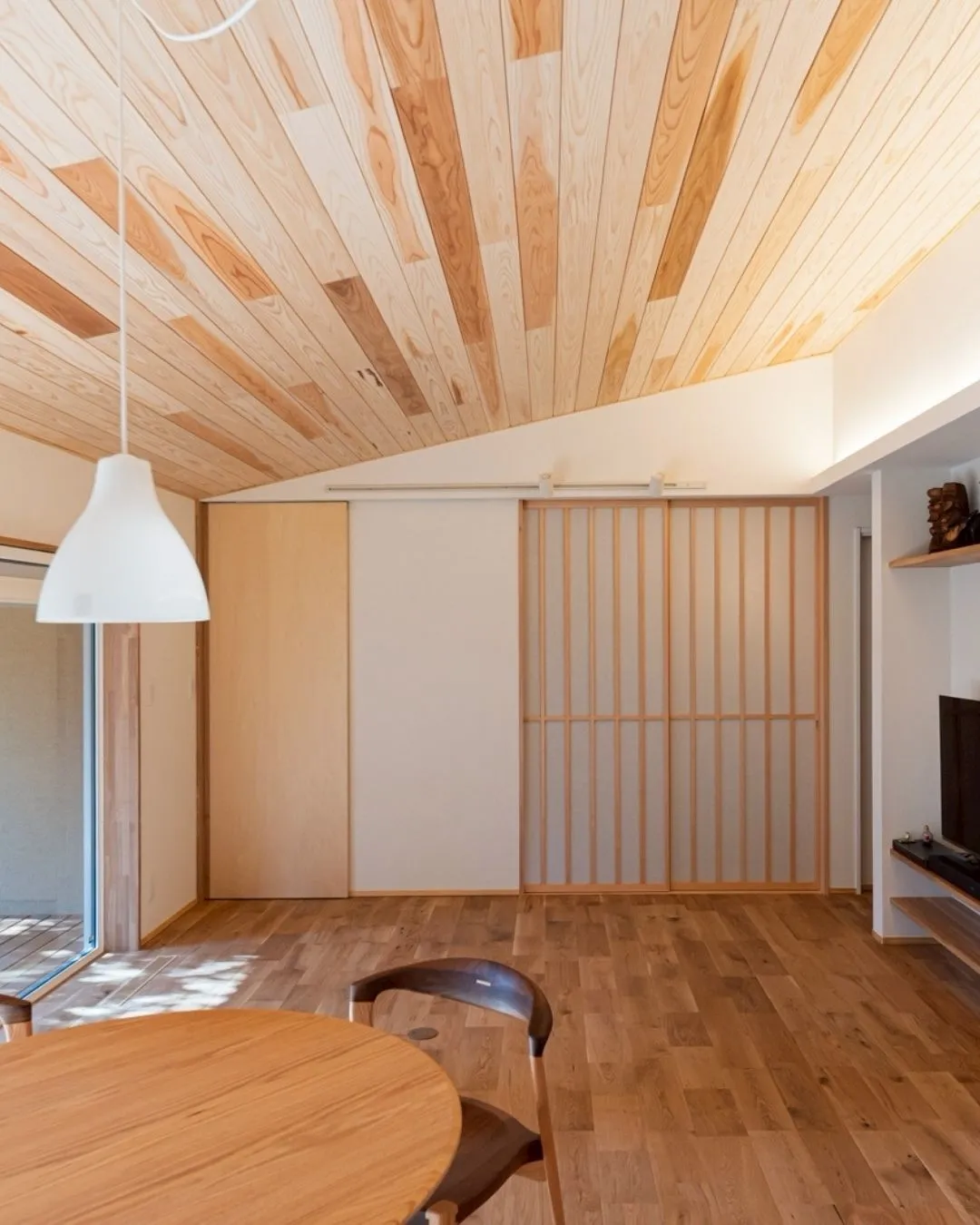 ～木の質感と暮らす、ひと続きの時間～