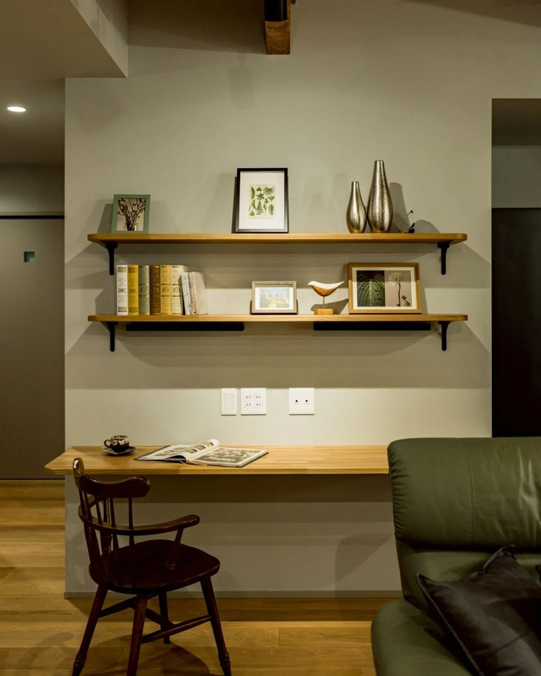 木と自然素材の書斎。